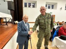 Odovzdanie vojenského vyznamenania vojnovému veteránovi