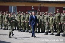 Prezident SR Peter Pellegrini navštívil vojakov v Hlohovci