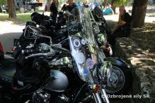 Motospojky pri pamätníku zmierenia